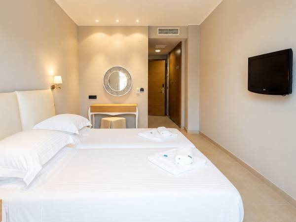 Classic Double or Twin Room Classic Double or Twin Room